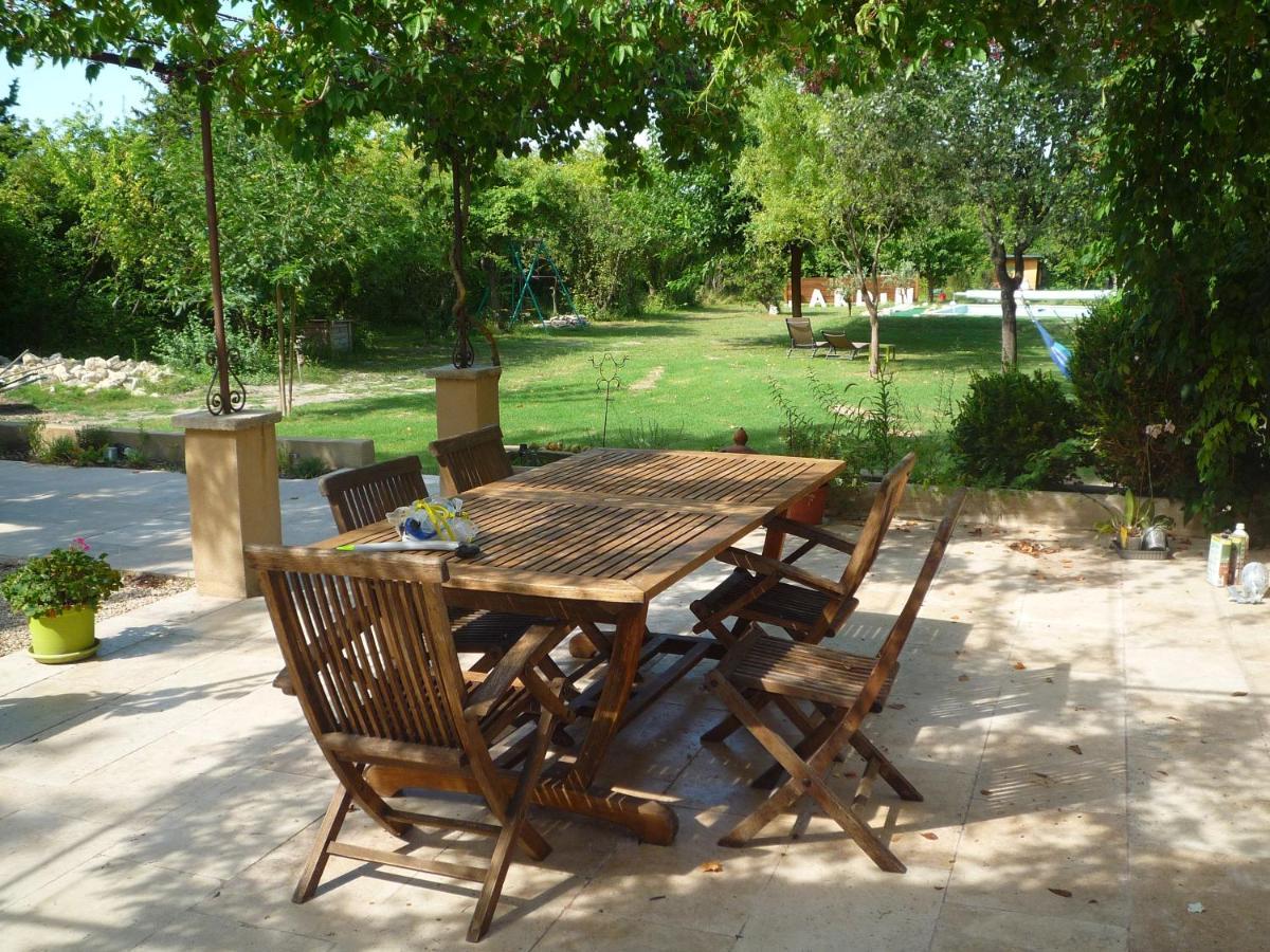 L'Atelier Des Coudelieres Bed and Breakfast Le Thor Exteriör bild