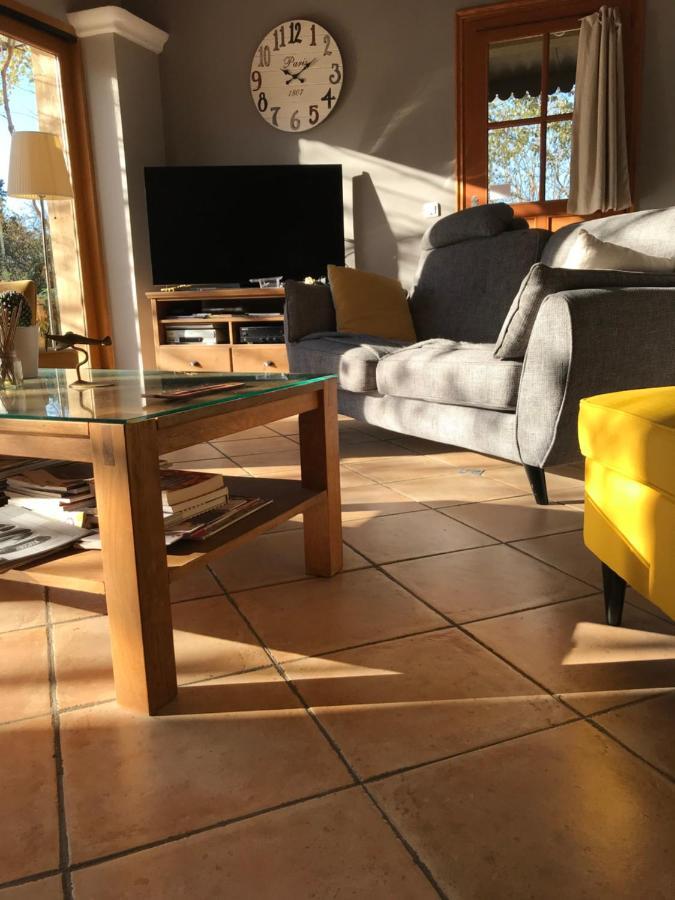 L'Atelier Des Coudelieres Bed and Breakfast Le Thor Exteriör bild