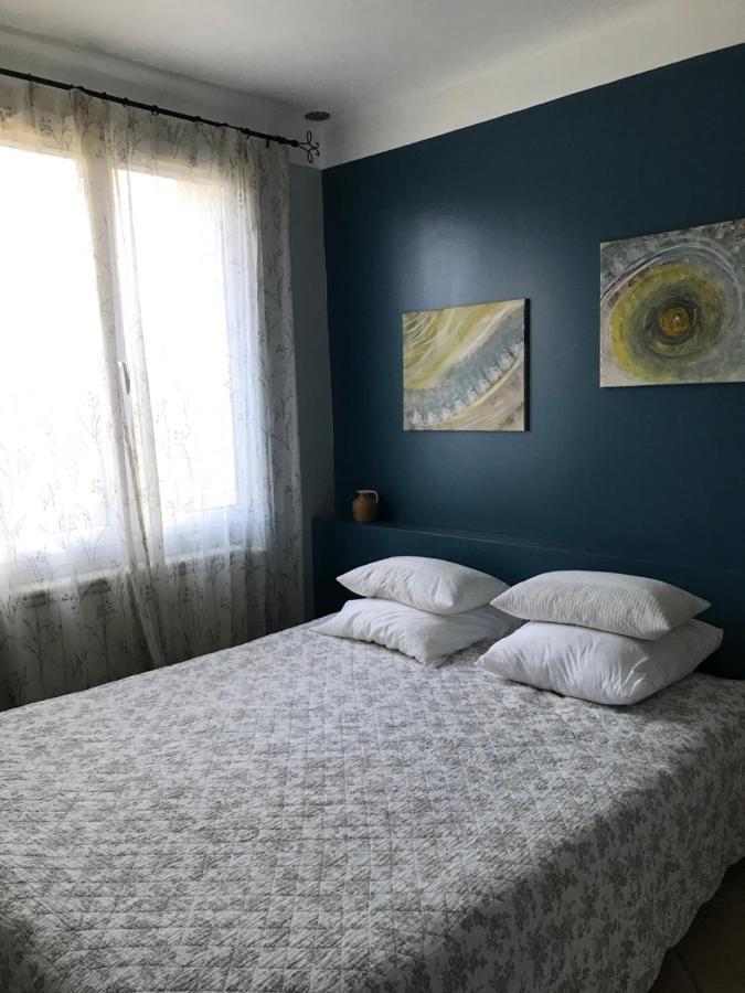L'Atelier Des Coudelieres Bed and Breakfast Le Thor Exteriör bild