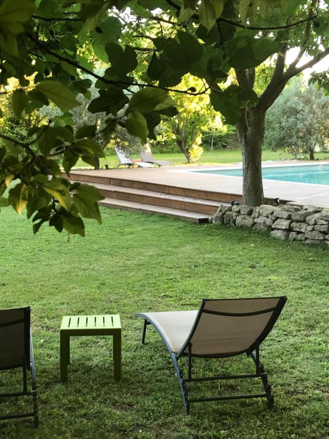 L'Atelier Des Coudelieres Bed and Breakfast Le Thor Exteriör bild